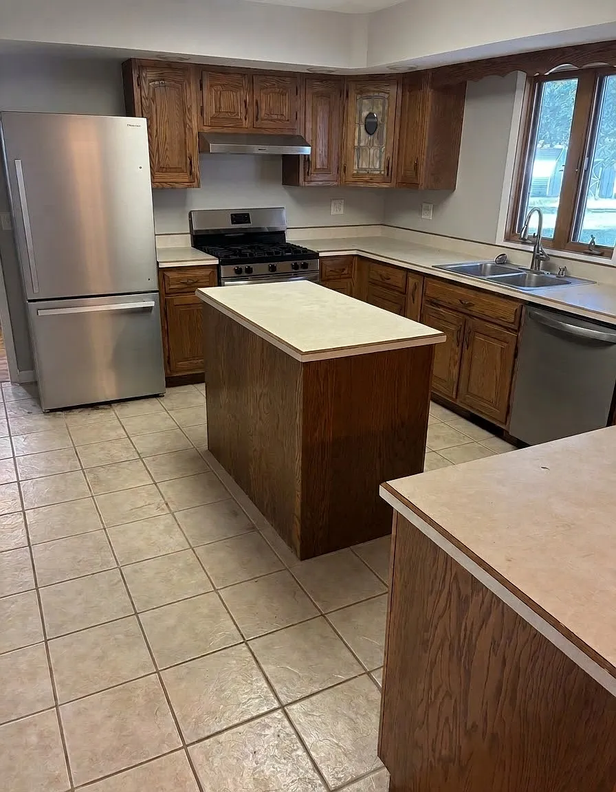 3 bed, 1656 sqft, $2,264 — Photo 4