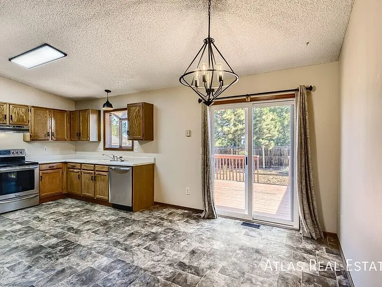 8420 Candleflower Cir — Photo 3