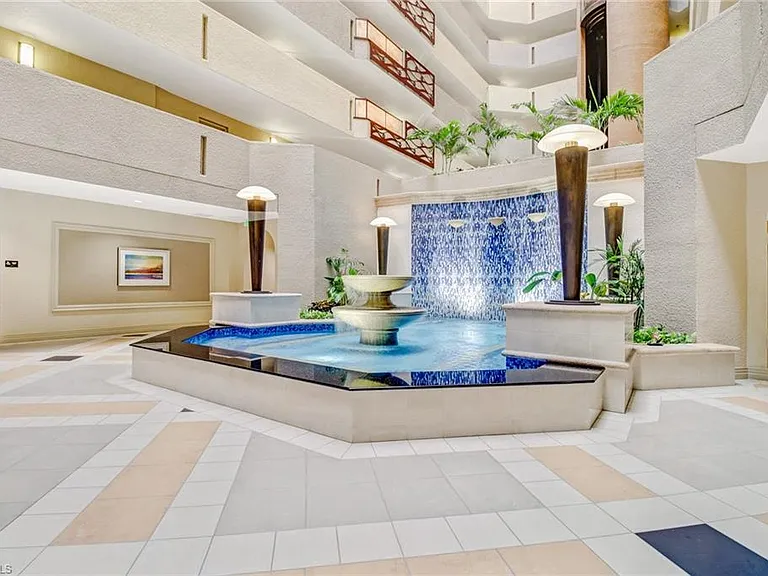 4041 Gulf Shore Blvd N #7 — Photo 26