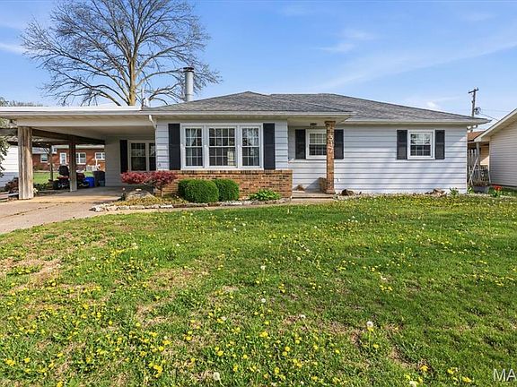 3rd image of 317 W Field Dr