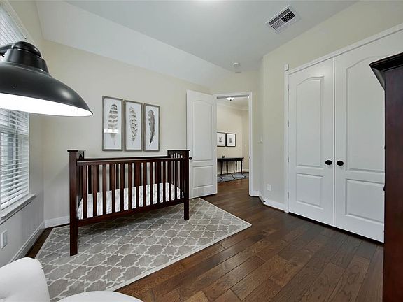 5th image of 34 Danby Pl