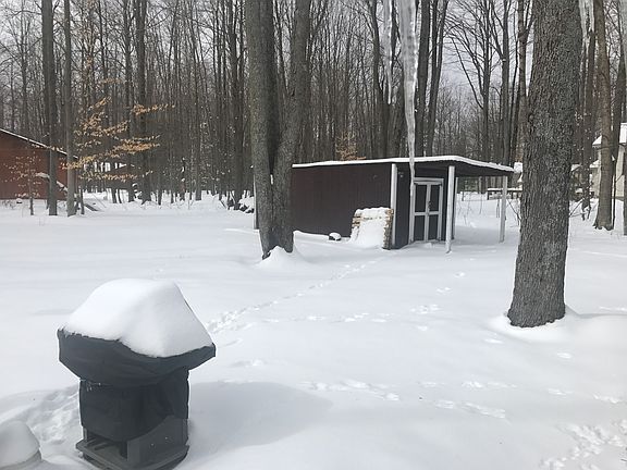 4th image of 7375 Leelanau Trl