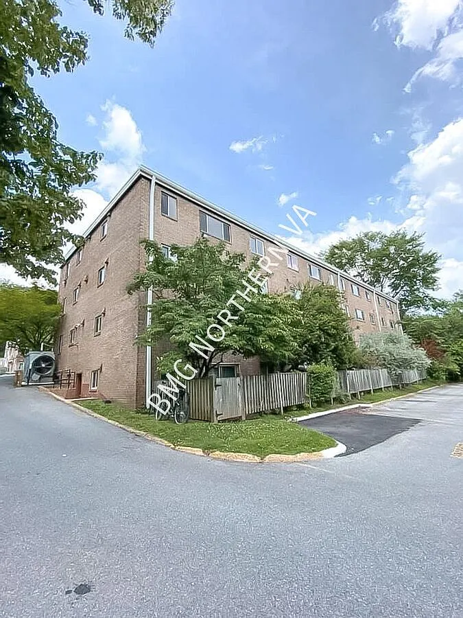 Sun-Filled And Bright Studio Apartment With 1 Bathroom In Much Sought After Palisades In DC with ... — Photo 2
