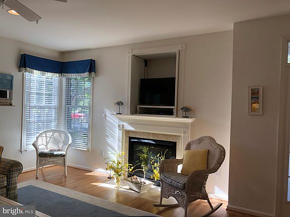 4th image of 53 53c Willow Oak Ave