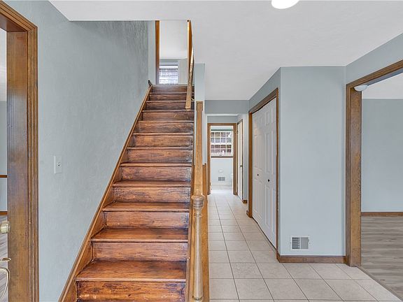 3rd image of 1792 McClure Rd