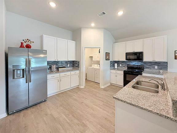 3rd image of 209 Bryan Way