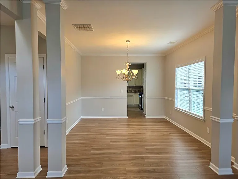 621 Roxtree Ct — Photo 3
