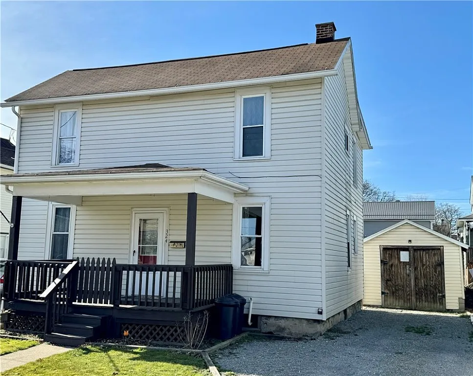 324 3rd St photo 1