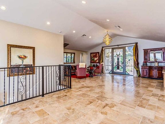5th image of 2528 W Lodge Dr