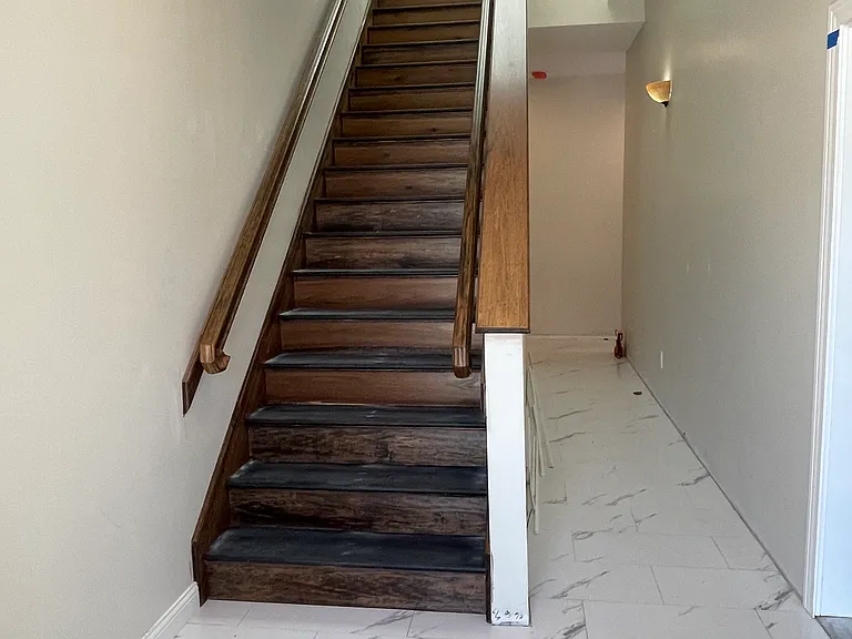 401 Walnut St #6 — Photo 4