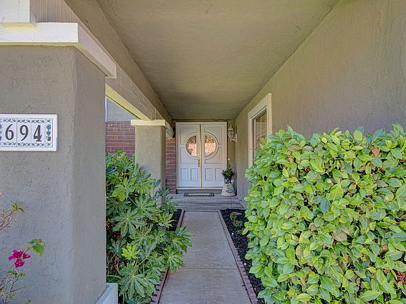 3rd image of 694 Farben Dr