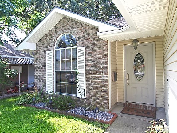 2nd image of 5033 Magnolia St