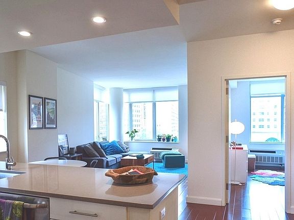 3rd image of 81 Fleet Pl APT 10F