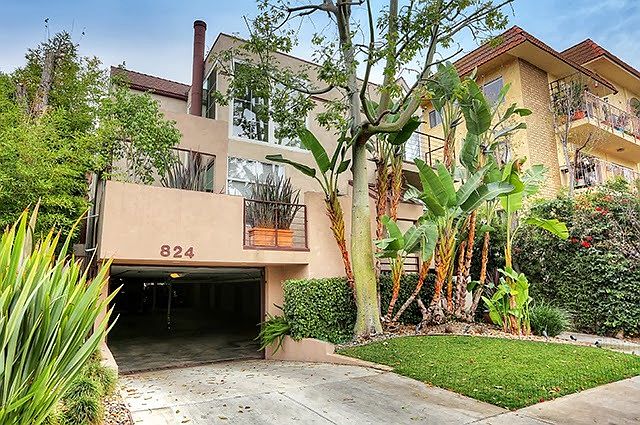 1st image of 824 Westmount Dr