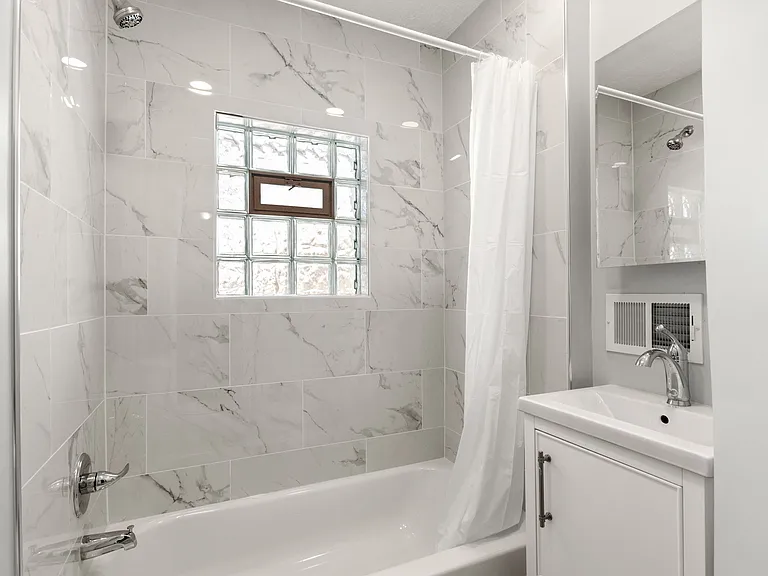 1476 W Grand Blvd — Photo 18