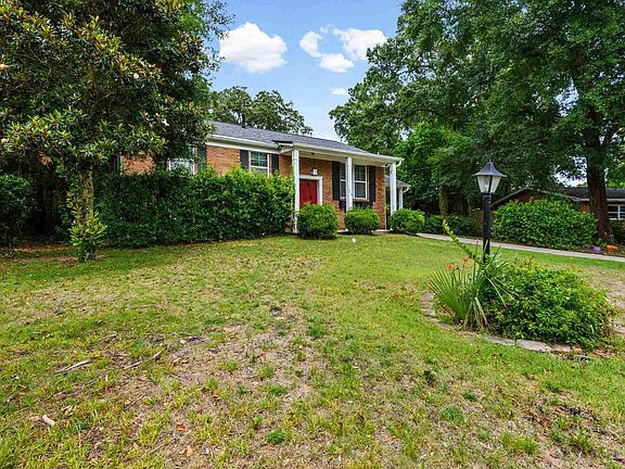 3rd image of 848 Ash Dr