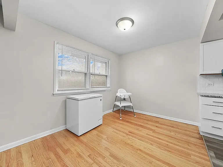 626 E 156th Pl — Photo 5