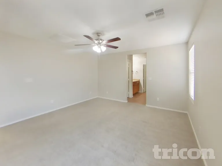 938 E Kelsi Ave — Photo 8