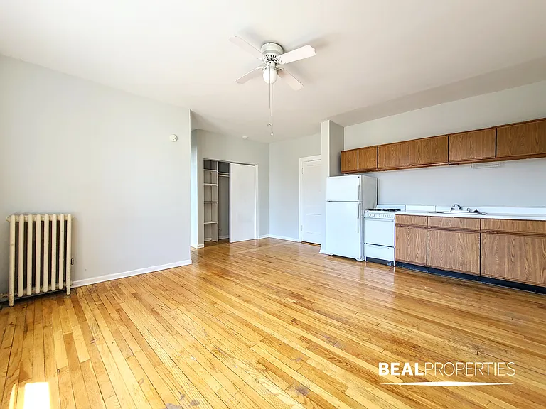 1050 West George St — Photo 13