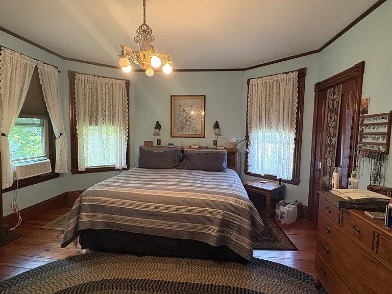 342 Main St — Photo 21