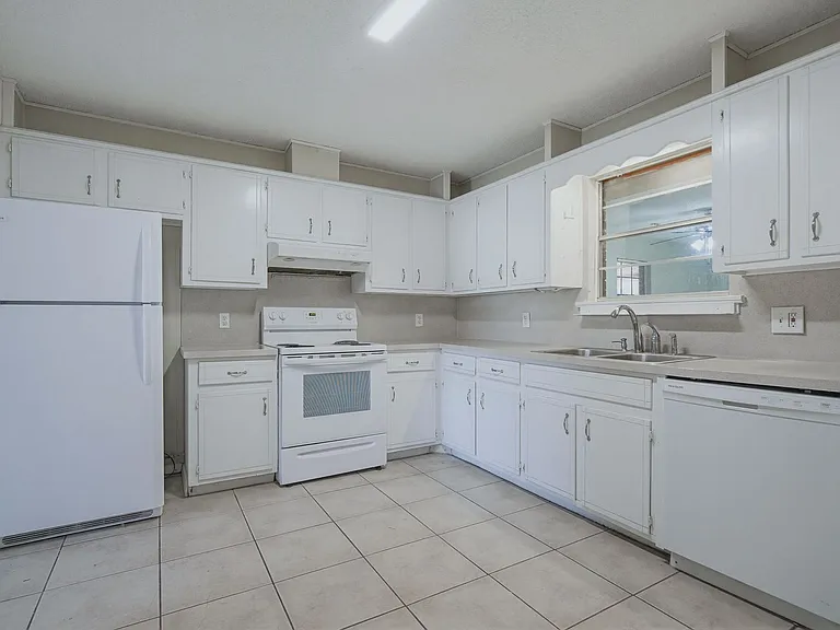 5471 Buena Vista Ave — Photo 7