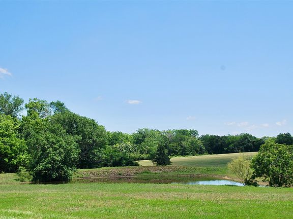 2nd image of 1070 Muehr Rd
