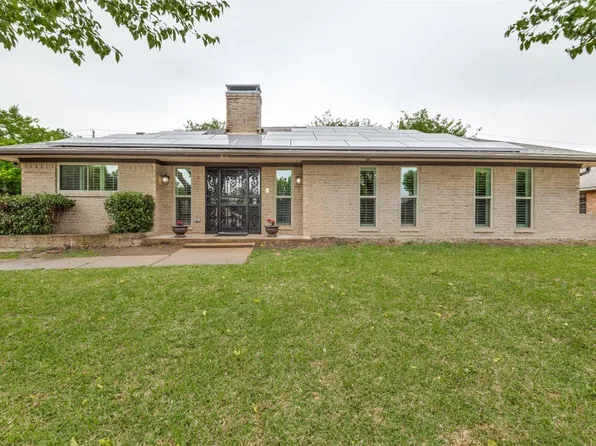 913 Cottonwood Dr, Desoto, TX 75115