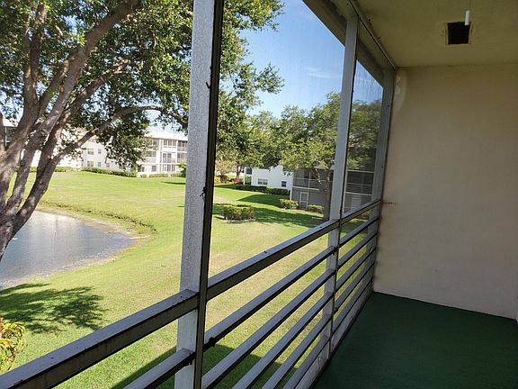 2nd image of 373 Fanshaw I