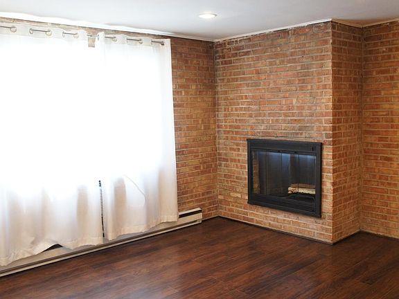 4th image of 6120 N Hermitage Ave APT E