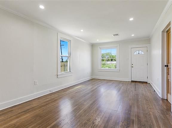 2nd image of 1709 Treasure St