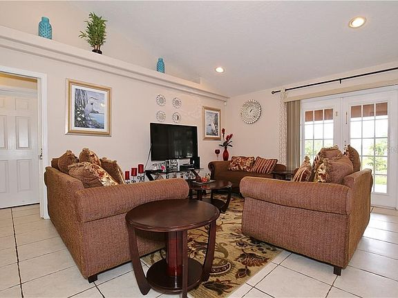 5th image of 2744 La Vista Dr