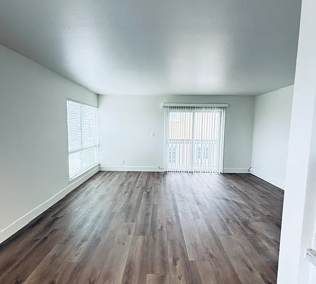 465 Kelly Ave #E — Photo 5