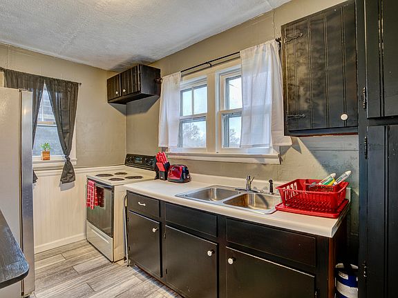 5th image of 118 Orleans St