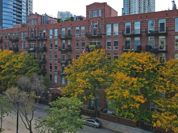550 N Kingsbury St APT 205, Chicago, IL 60654