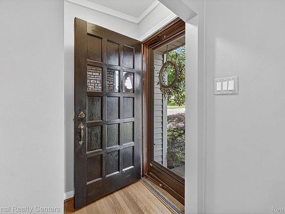 2nd image of 2436 N Vermont Ave
