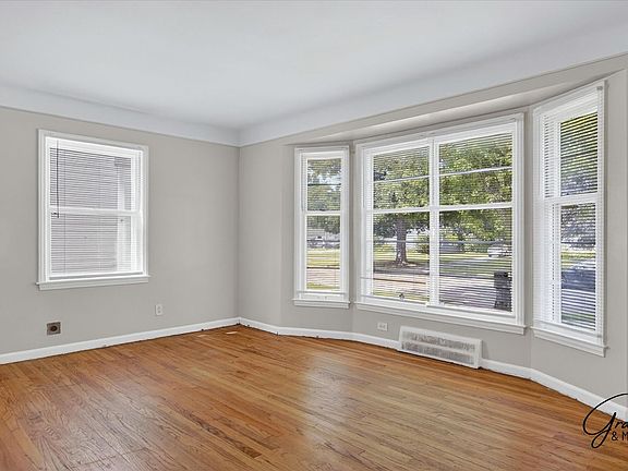 3rd image of 20410 Five Points St