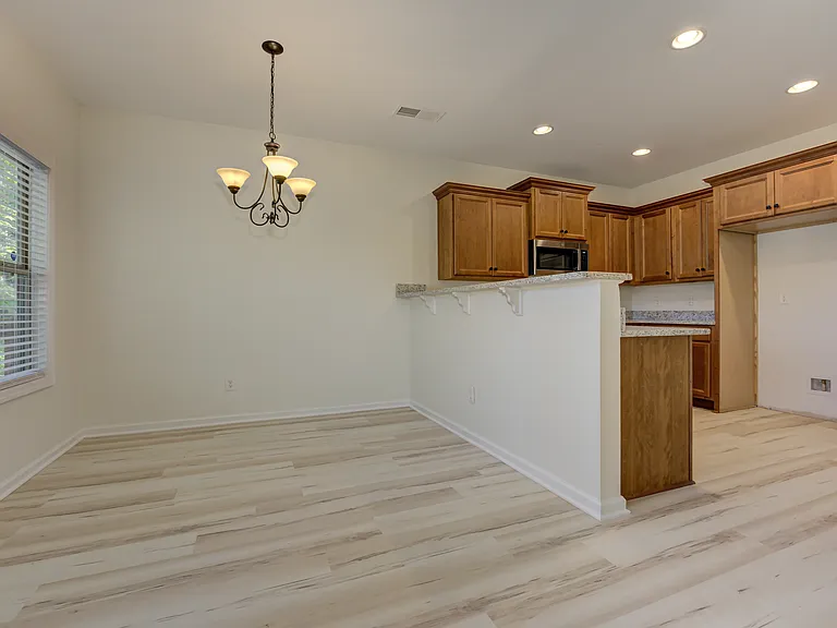 605 Summit Point #A — Photo 15