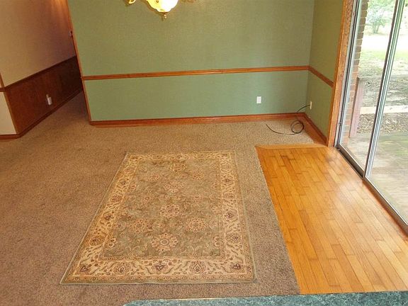 4th image of 711 W Lanark