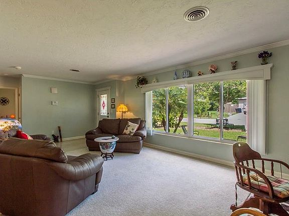2nd image of 1417 S Betty Ln