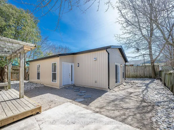 685 Frederick St, Kitchener, ON N2B 2B3