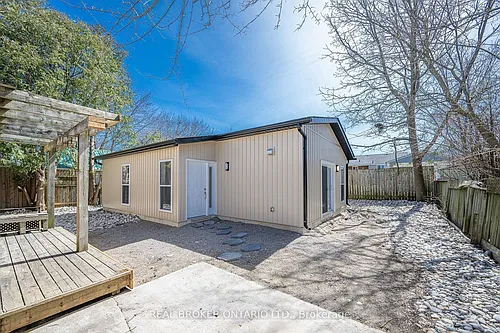 685 Frederick St Photo 1