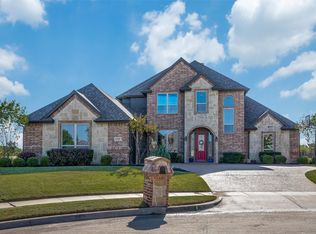 13708 Old Oaks Ct, Fort Worth, TX 76109