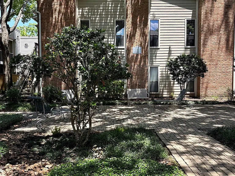 2001 Bering Dr #8D — Photo 22