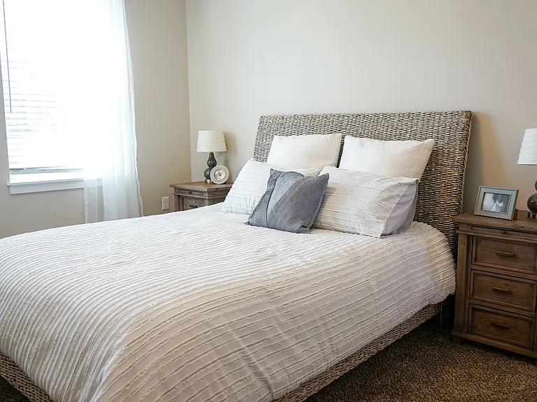 The Grove Apartments — Photo 31