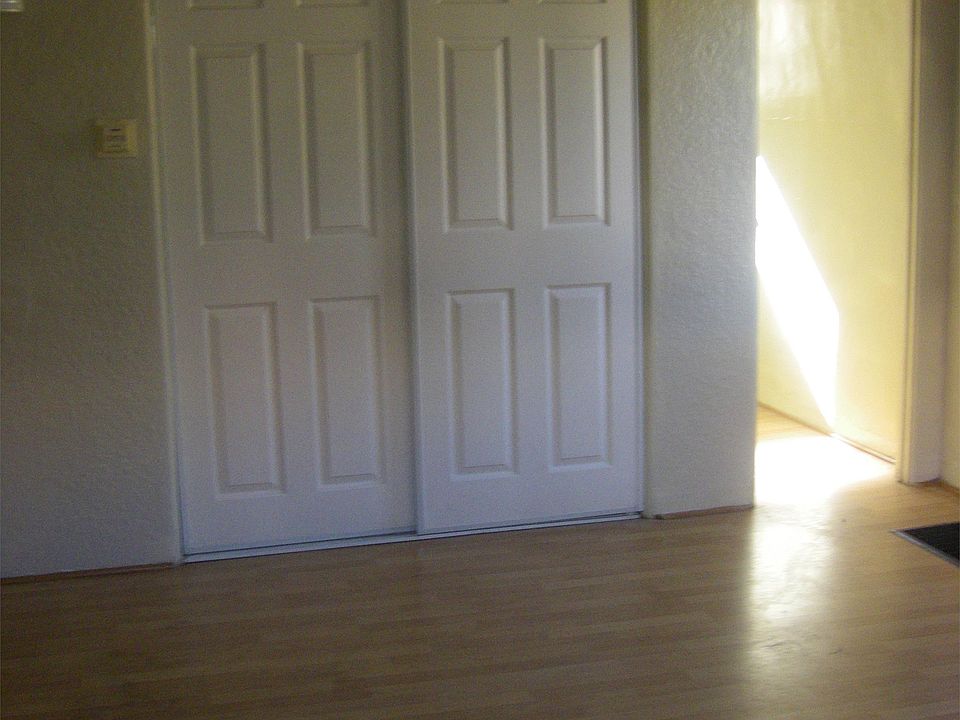 2nd image of 1045 Saint Louis Ave APT E