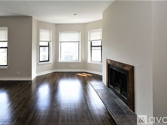 4th image of 918 W Belle Plaine Ave #3W
