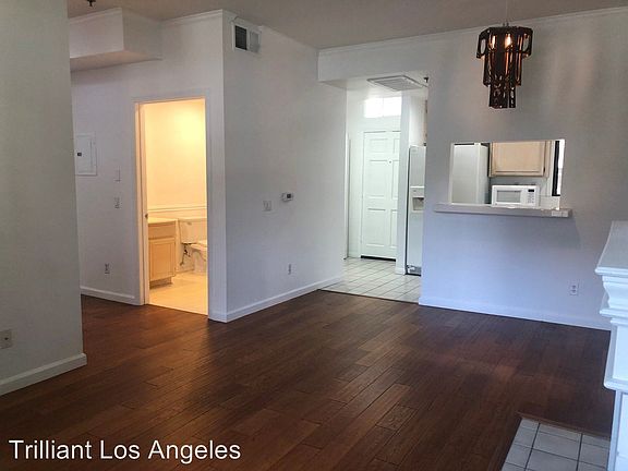 5th image of 111 S Oak Knoll Ave APT 112