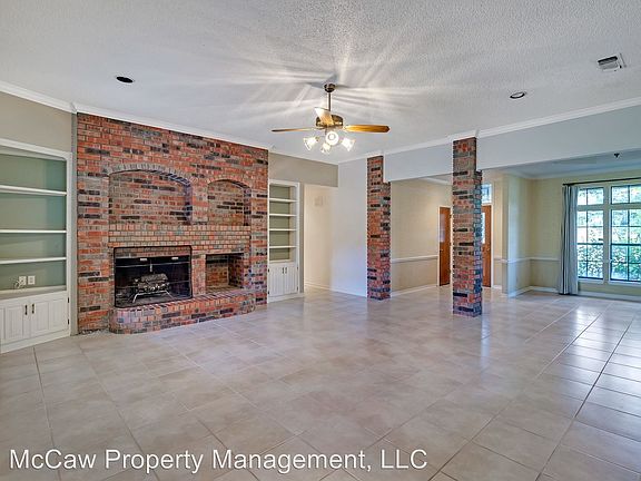 3rd image of 310 Fairway Dr