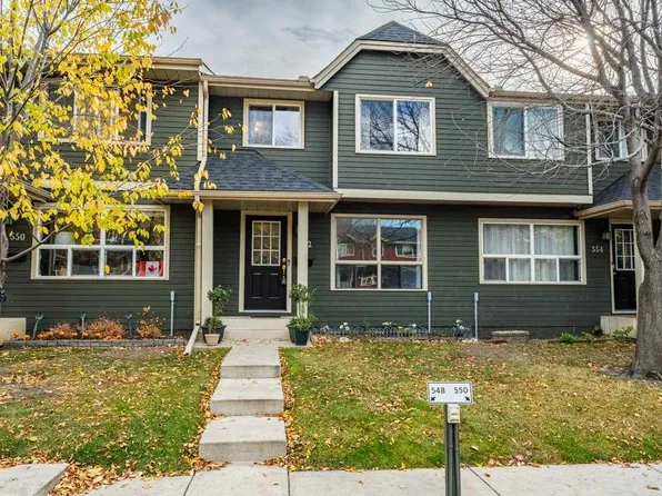 552 E Queenston Gdns SE, Calgary, AB T2J 6R2