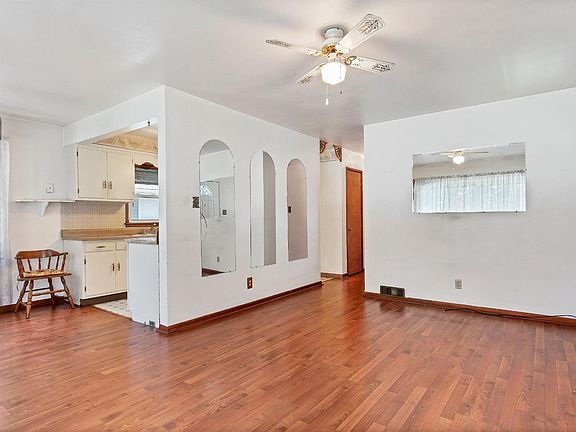 3rd image of 6549 Parrish Ave